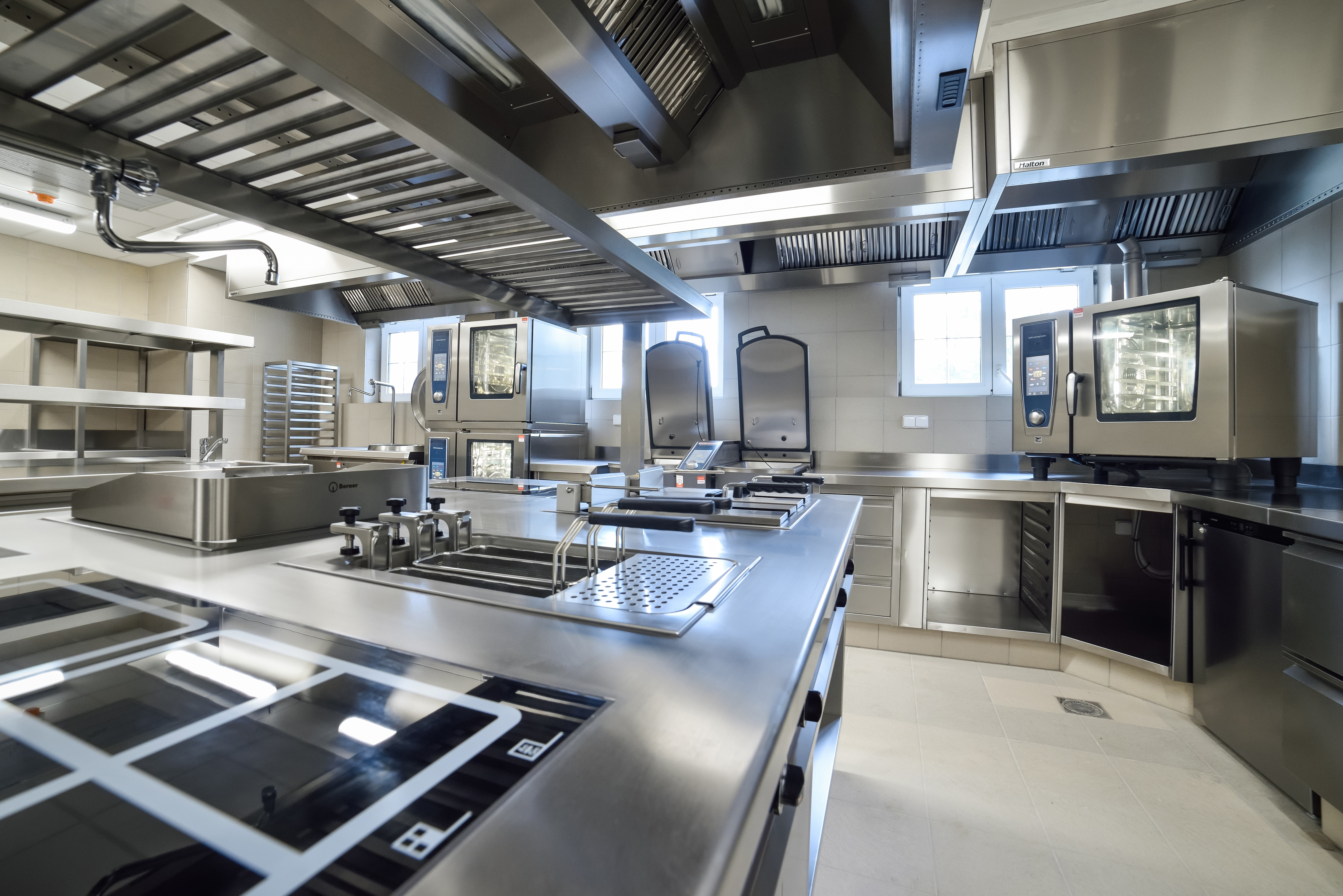 AI-Powered Smart Fire Sprinklers: Boosting Fire Safety in Commercial Kitchens